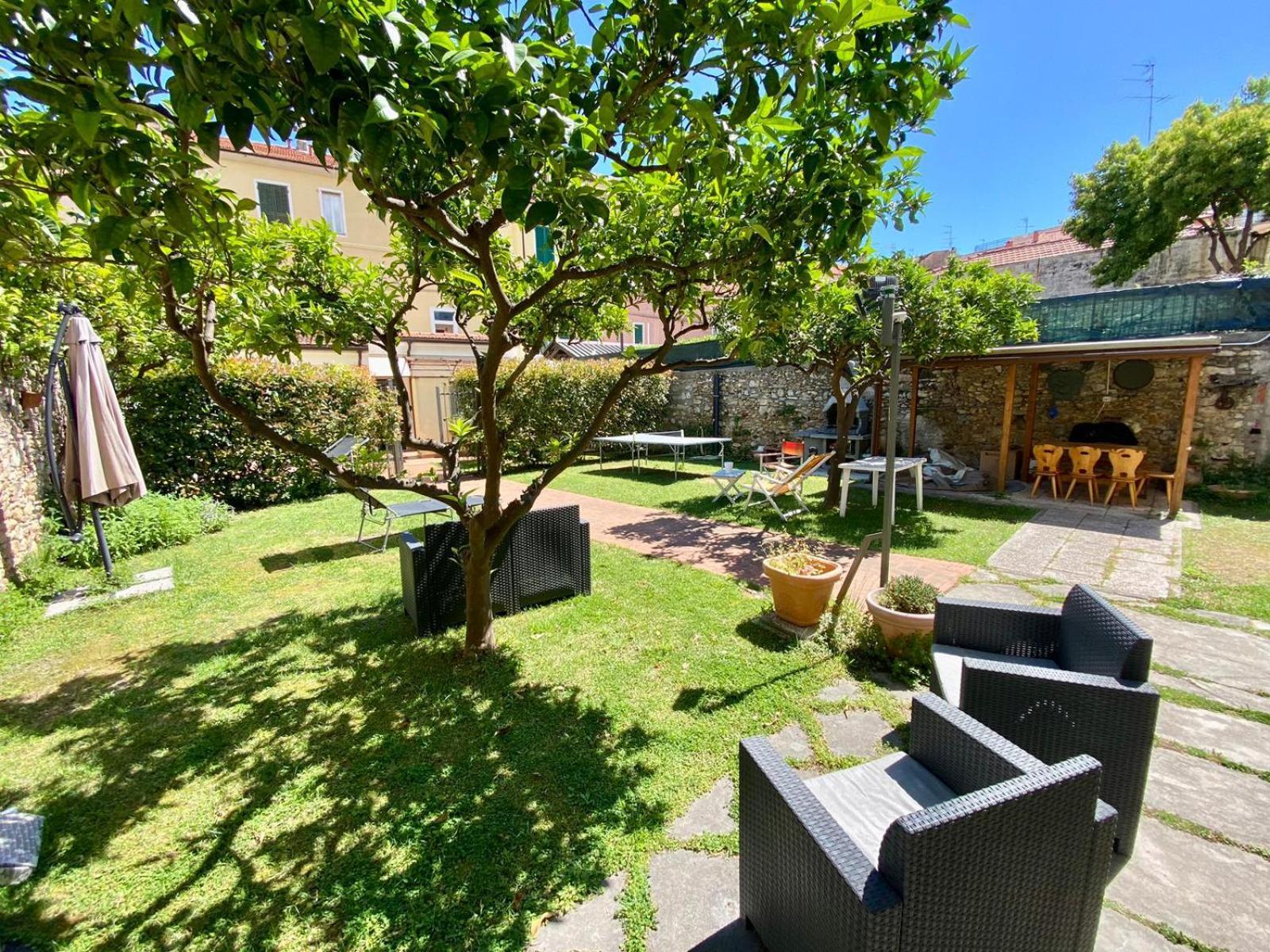 Villa Marcellina - Piazza San Giovanni, Giardino Privato, Jacuzzi E Barbecue Loano Luaran gambar